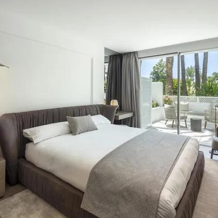 Apartment Elegant 3- Bedroom In Puente Marbella